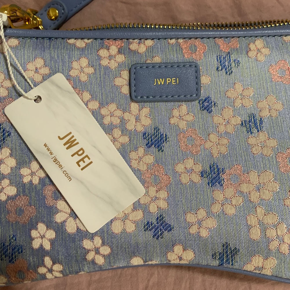 JW PEI CUTEST PURSE